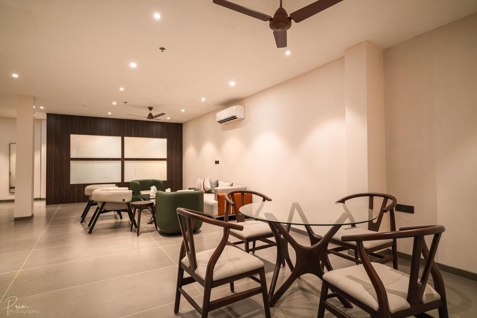 Hotel Omaya Garden Rāipur Exterior foto
